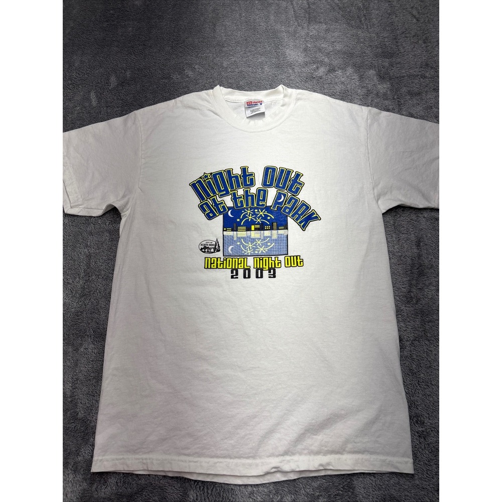 Hanes Graphic T-Shirt‎ Mens Medium White Good National Night Out 2003 North Bend